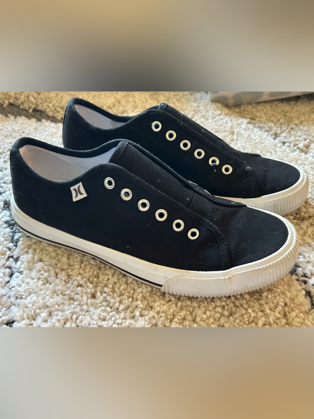 Hurley Women’s Black Canvas Low-Top Slip-On Sneakers with White Sole 6.5